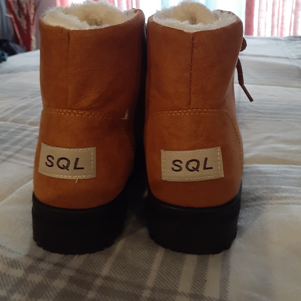 Boots - Picture 2 of 5